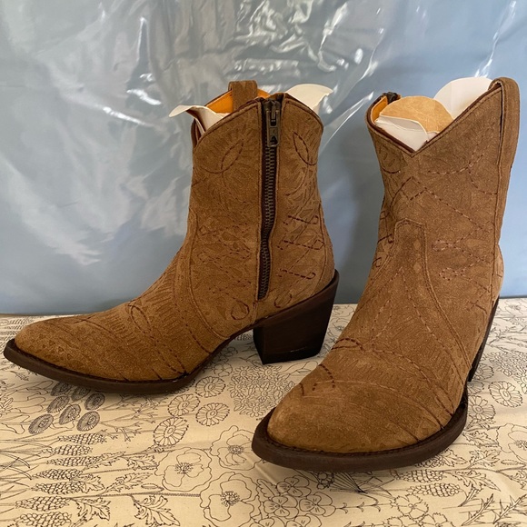 Old Gringo Suede Short Boots - Picture 7 of 9